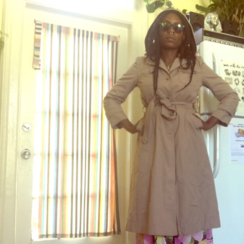 taupe vintage trench, hood and detachable lining